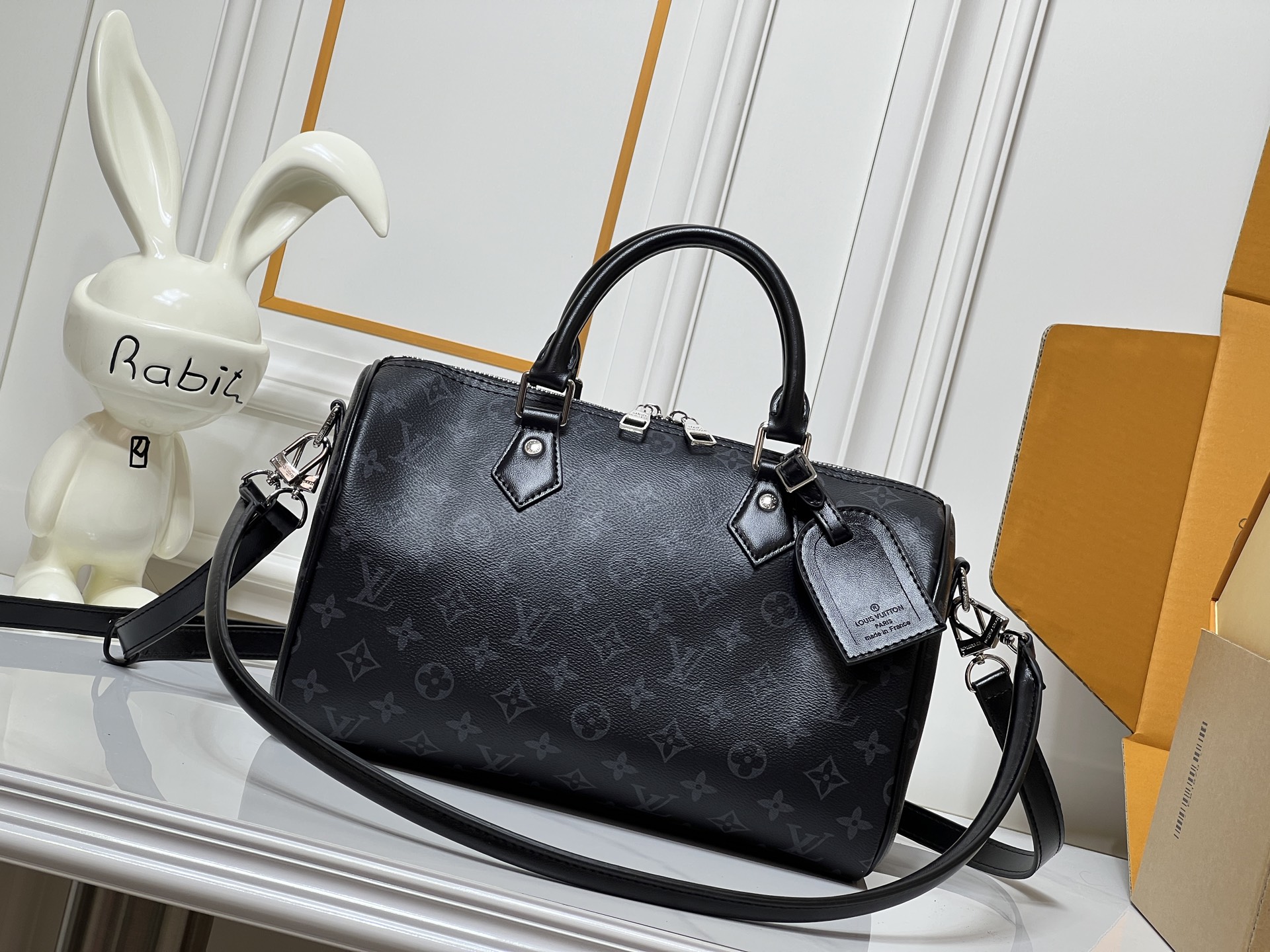 Louis Vuitton LV Classic Handbag Premium Canvas Shoulder Strap Luxury Daily Wear Unisex